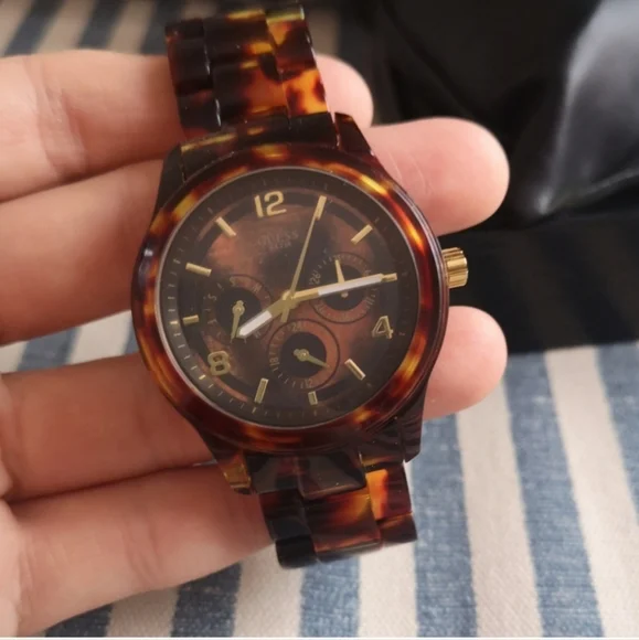 Guess tortoise shell watch - Picture 4 of 4